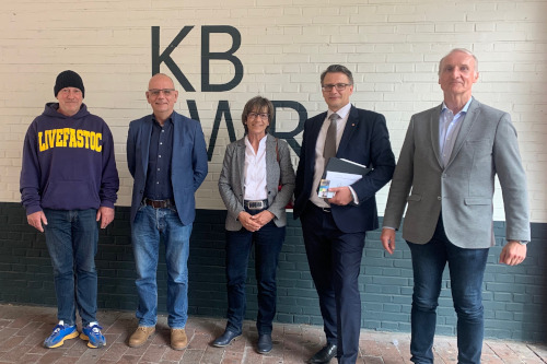Gruppenfoto Schulleitung KBWR mit Vertretern des Jobcenters Duisburg