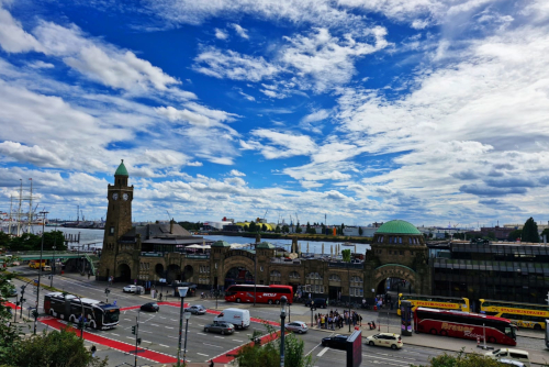 Hamburg_blauerHimmel
